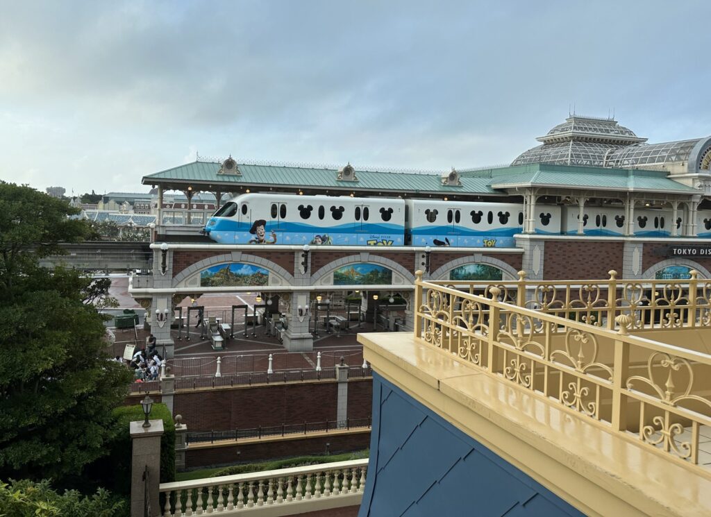 ディズニーランド・ディズニーシーの服装リアルタイム情報に加えて