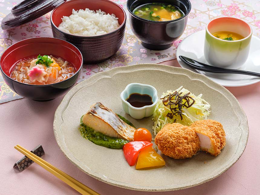 魚料理とヒレカツ膳