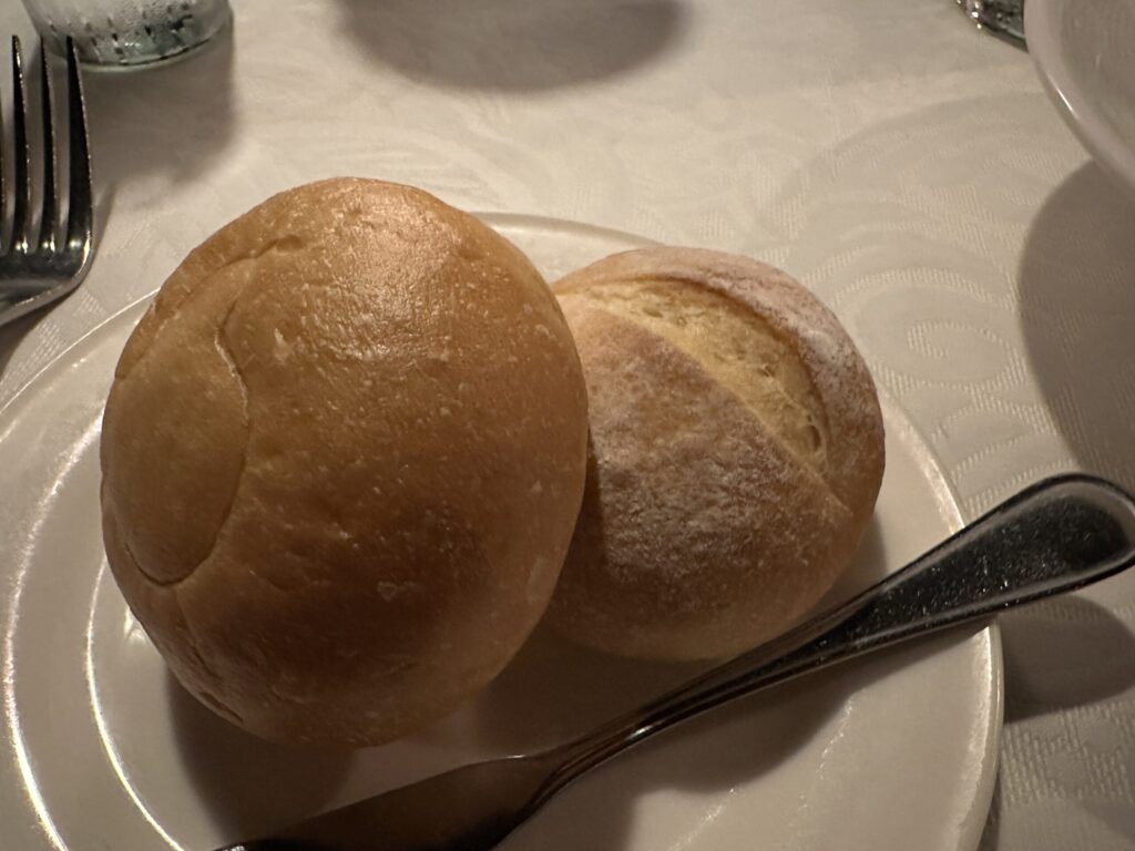 パンのおかわりは制限なし