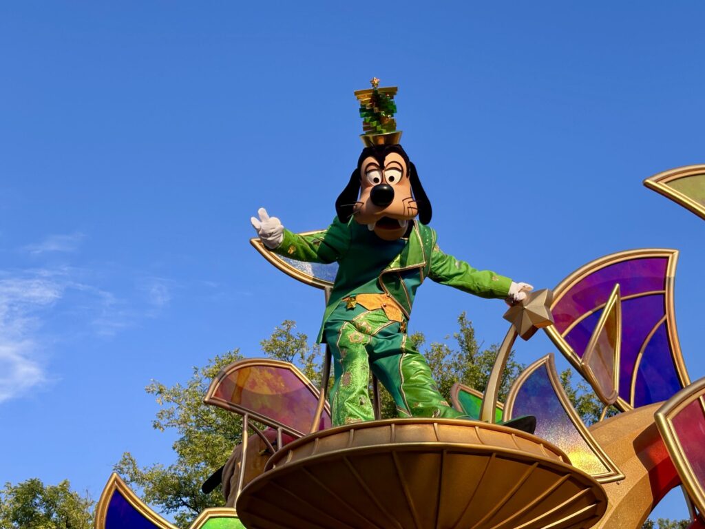 まずは必死に捜索(ディズニーランドにて)