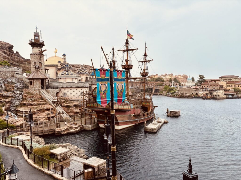 ディズニーシーのパーク内にて