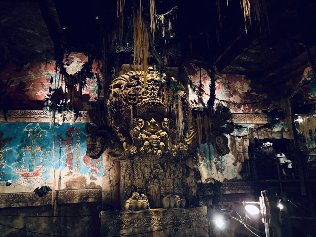 インディの怖さの仕組みと演出を解説