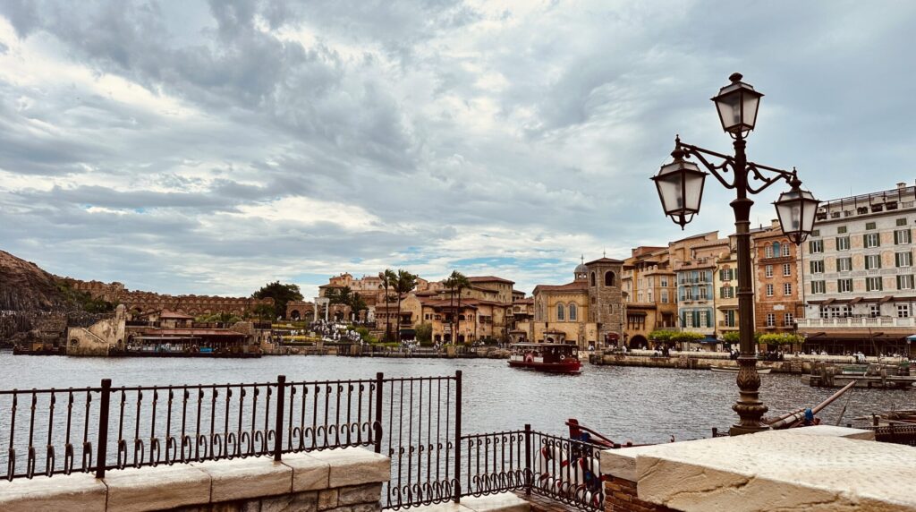 他人に譲渡できるか?規約違反と無効化について(ディズニーシーにて)