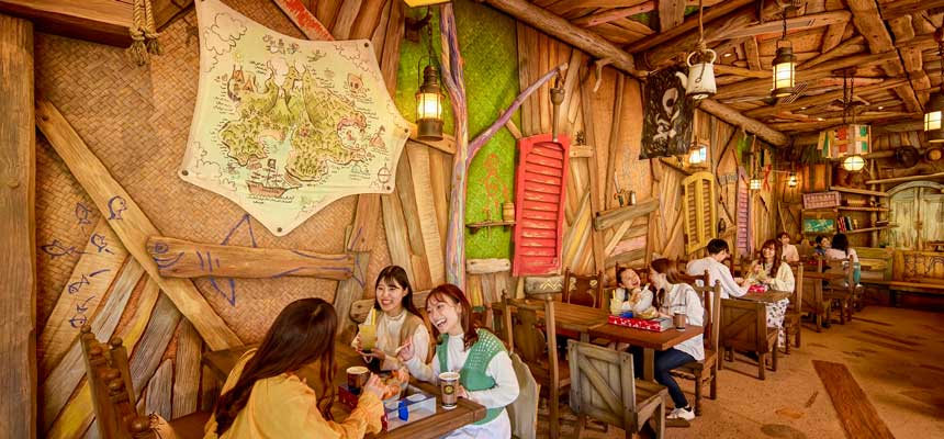 レストランのルックアウト・クックアウトで食事（ルックアウト・クックアウト）