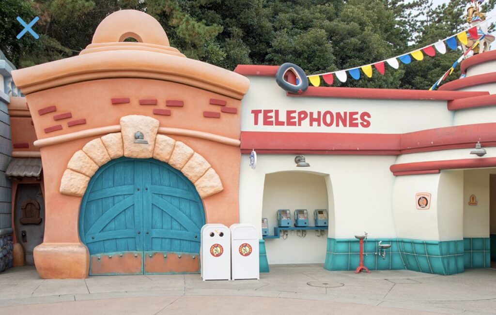 デザインが楽しい場所で水分補給(トゥーンタウンのトイレ前の給水機)