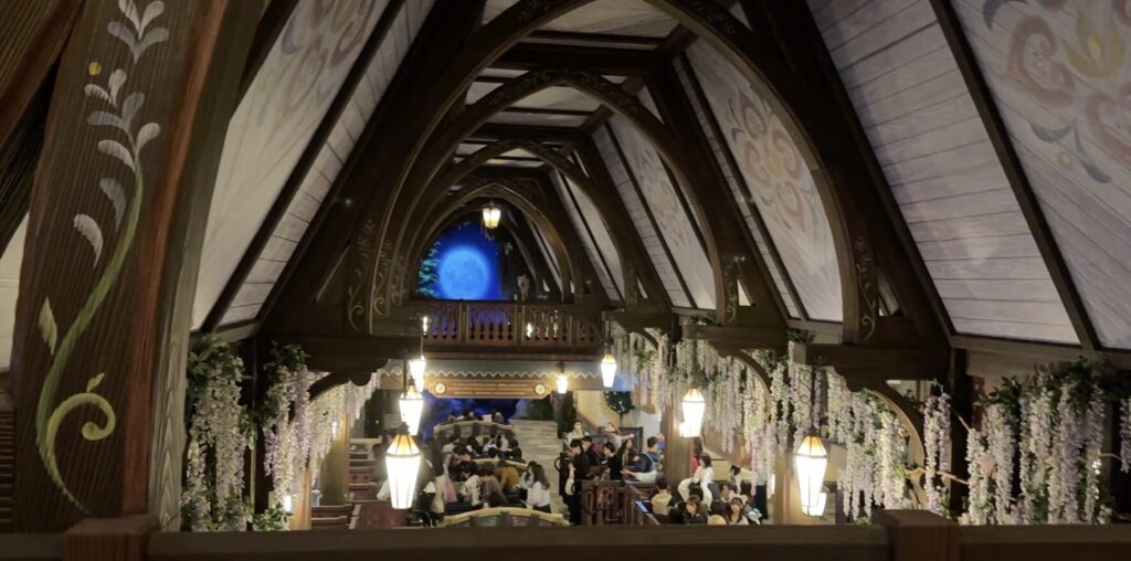 酔いやすい体質でも楽しめる？揺れと動きの特徴（アナとエルサのフローズンジャーニー）