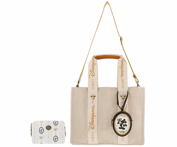 ランドホテルやアンバサダーのトート素材と大きさ（トートバッグ ポーチ＆コインケースセット・ディズニーランドホテル）