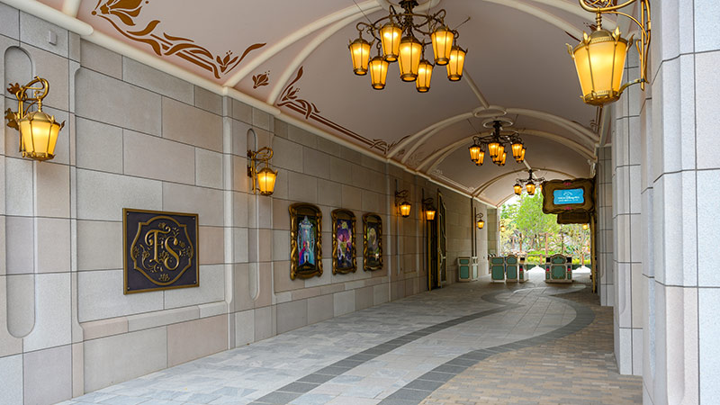 専用エントランスは朝10時から利用可能(ファンタジースプリングス・エントランス)