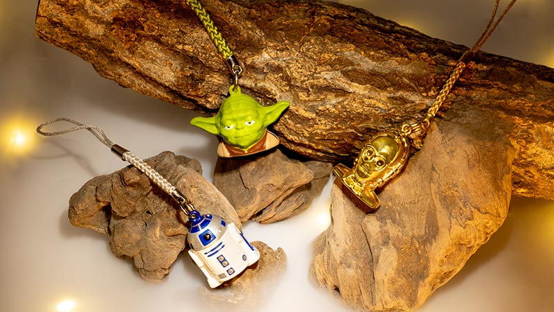 パーク内で買える最新の関連グッズと販売店舗（スターツアーズ）