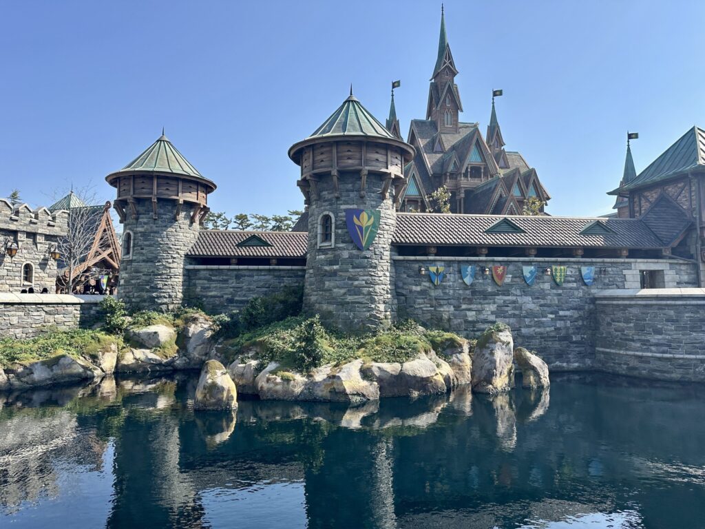 ディズニーシーで1番混むアトラクションを徹底比較(ファンタジースプリングス)