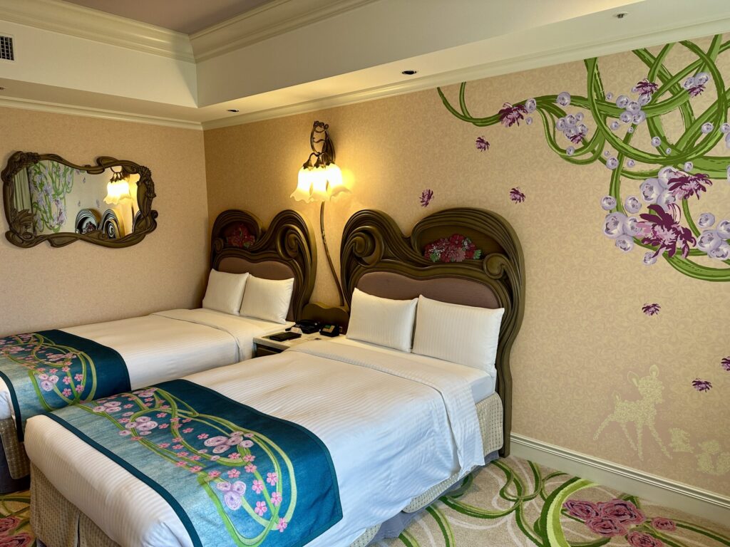 ラプンツェルやバンビの世界観が詰まった内装（ファンタジースプリングスホテル）