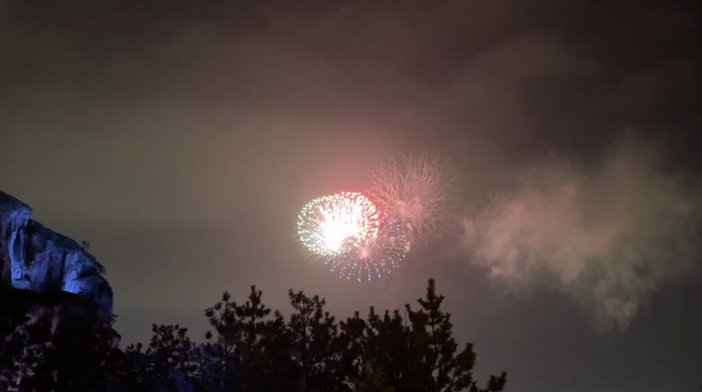 部屋から花火は見える？共有テラスでの鑑賞体験（ファンタジースプリングスホテル）